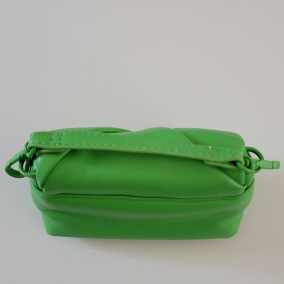 A New Day Vibrant Green Mini Bag Purse Quilted Vinyl - Picture 8 of 8